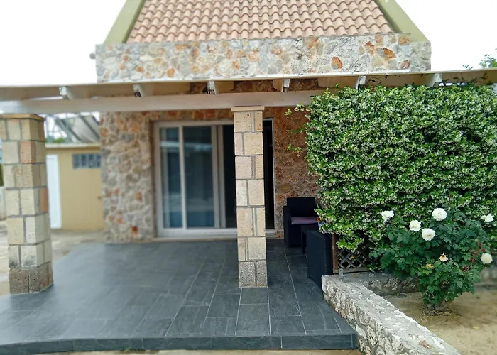 斯佩迪昂凯法罗尼亚别墅 别墅 佩萨达